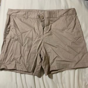 ANN TAYLOR khaki shorts